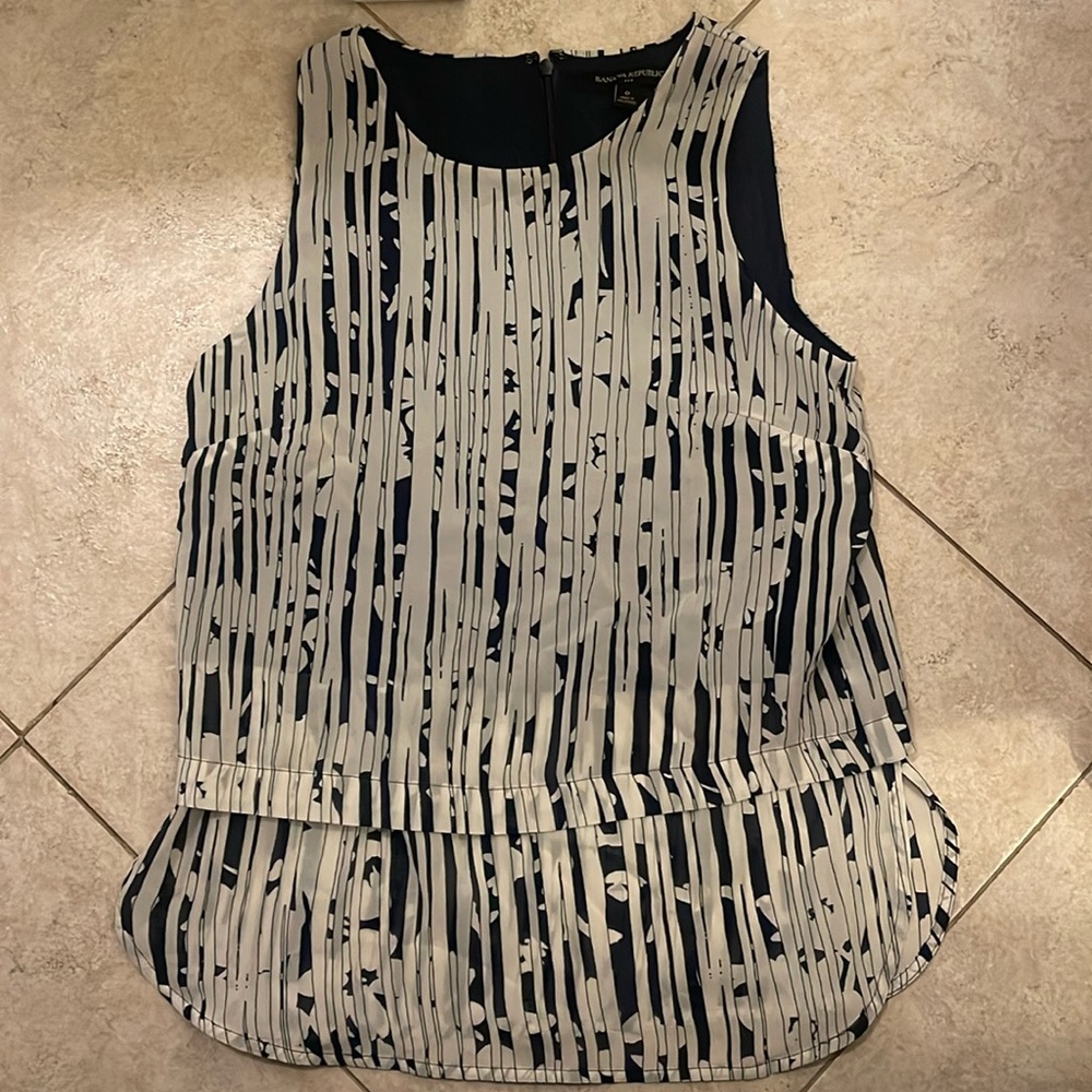 BANANA REPUBLIC NAVY/CREAM PULLOVER SLEEVELESS TOP SZ 0